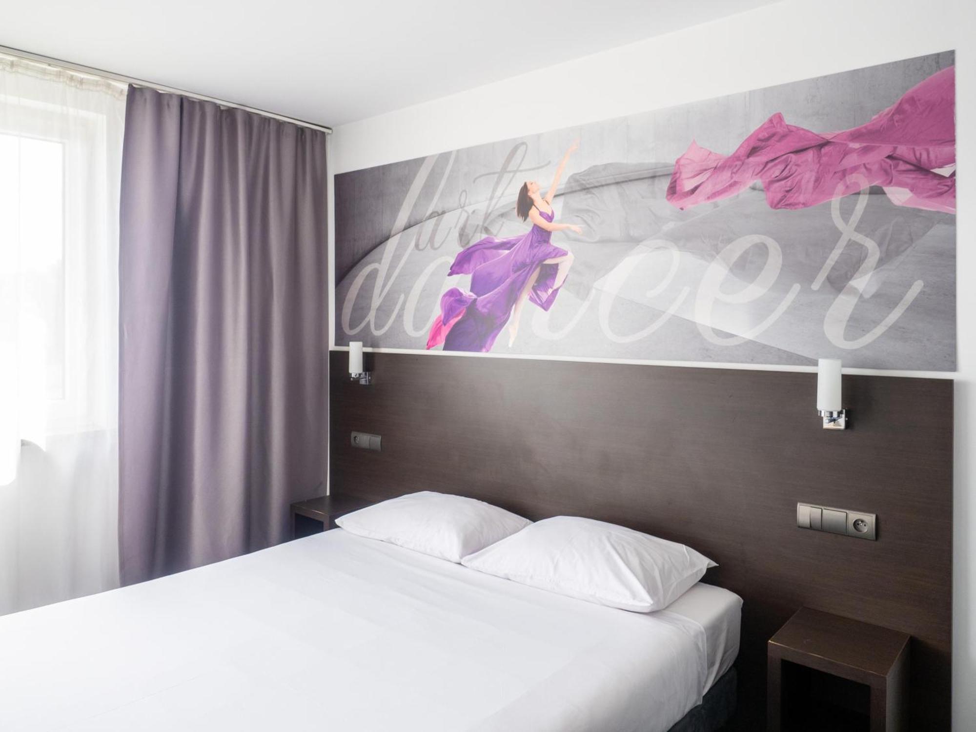 B&B Hotel ビトム エクステリア 写真
