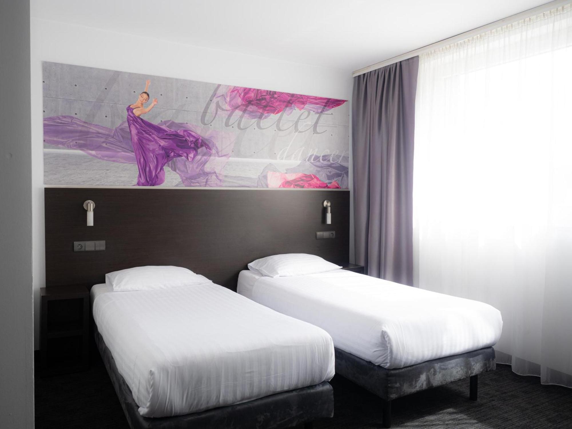 B&B Hotel ビトム エクステリア 写真