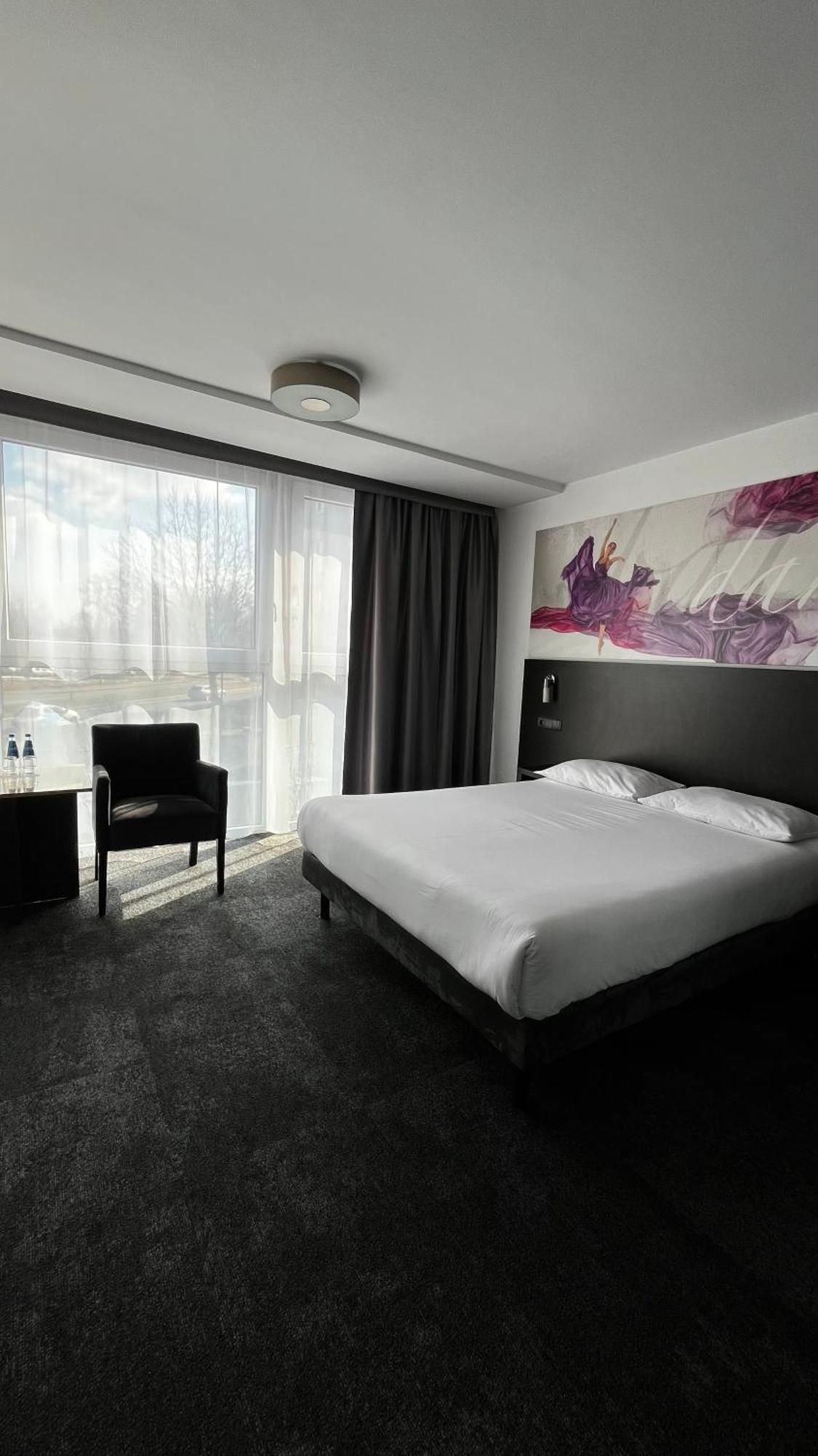 B&B Hotel ビトム エクステリア 写真